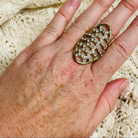 Gold color ring with rhinestones lattice pattern - Picture 7 of 11